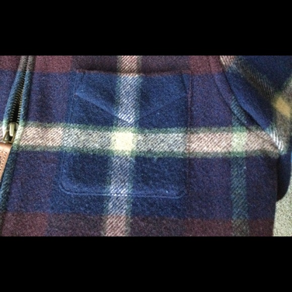 Lauren Ralph Lauren Petite Lambwool Shirt Jacket. - Picture 8 of 13